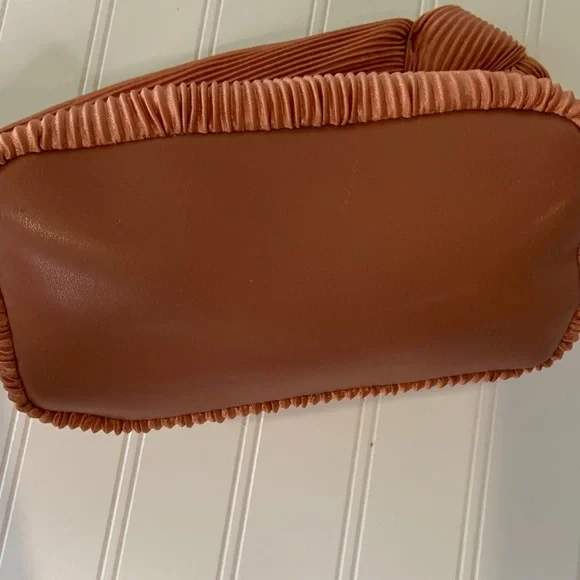 A New Day Pleated Orange Knotted Handle Women's Bag - Picture 6 of 6